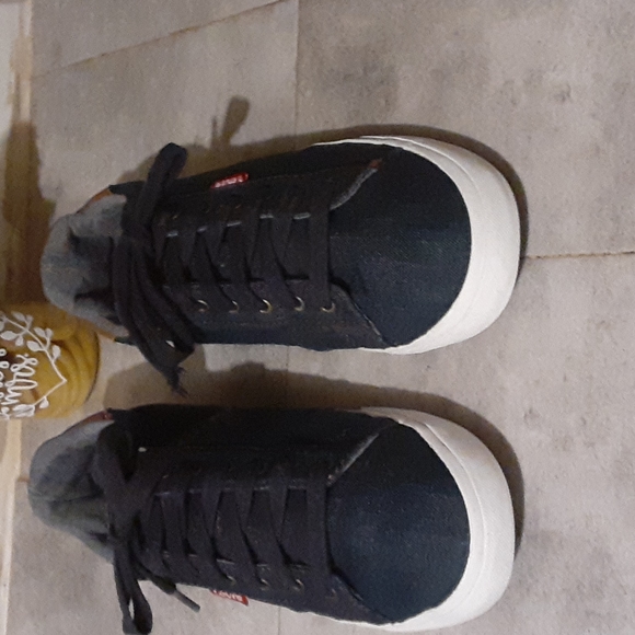 Levi's  sohes size  10.5 - Picture 3 of 5